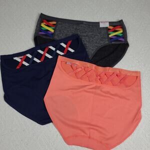 Cacique Smoother full brief & hipster Size 18/20 bundle of 3 NWT Lattice design